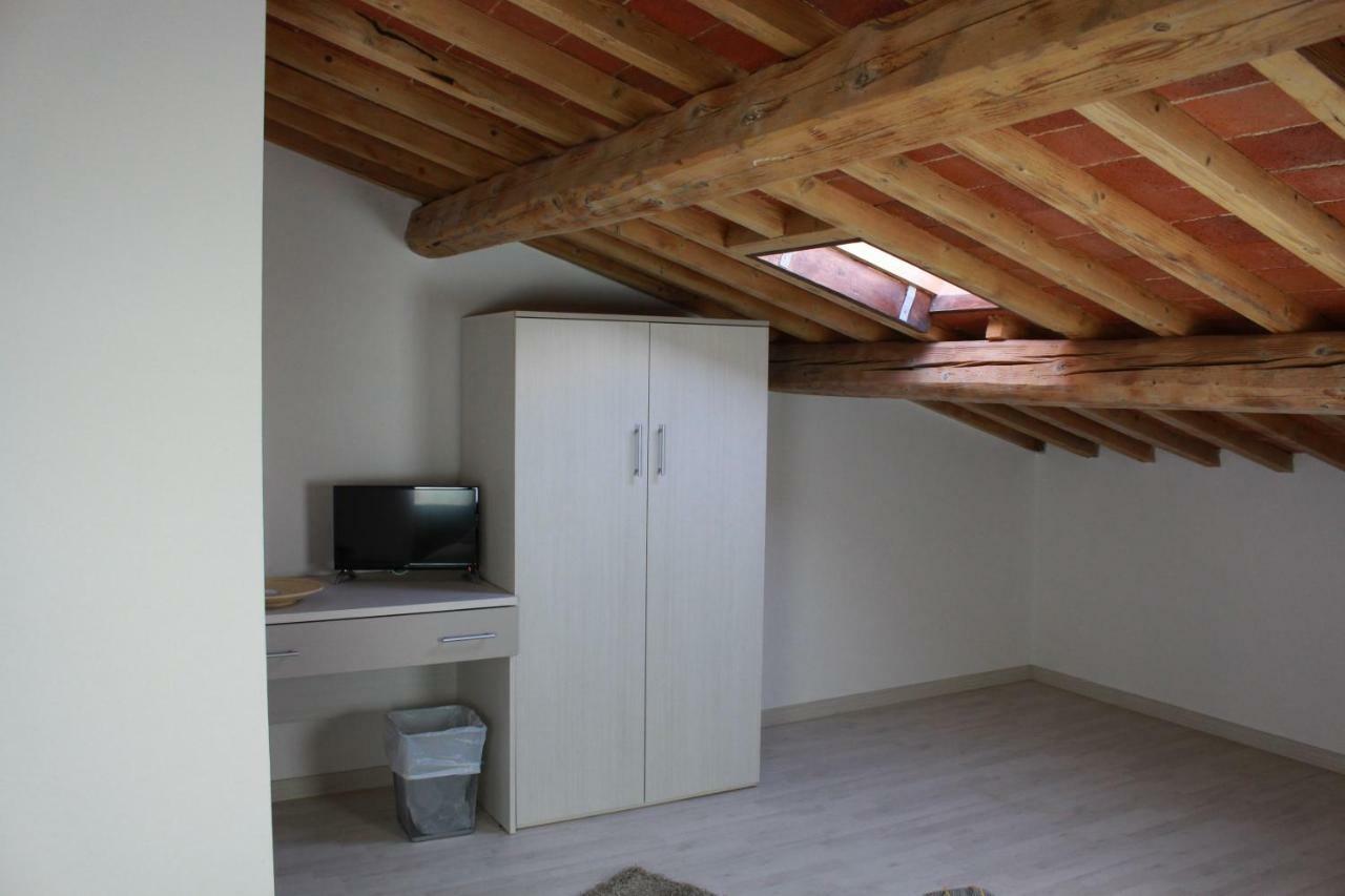 Affittacamere Cipri Montale  Exteriör bild